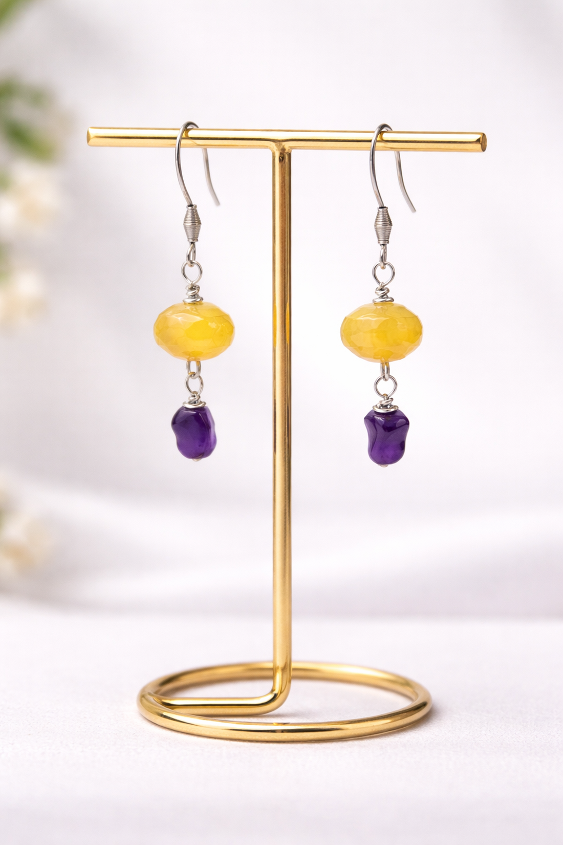 Cercei handmade eleganți - agat galben fațetat și ametist free form - bijuterie cu pietre naturale (cod1409) - bijuterii - cercei - cercei din pietre semiprețioase - Artynos.ro