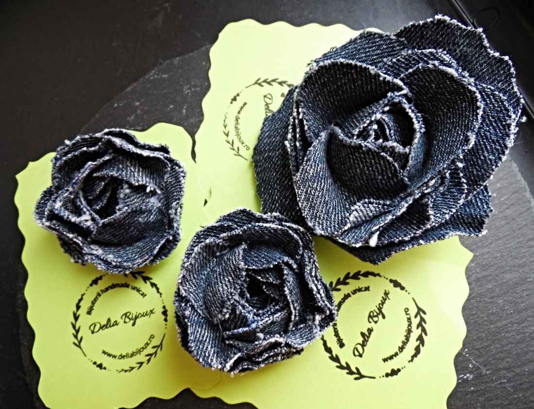 Broșe florale - din blugi reciclați (cod1413) - bijuterii - broșe - Artynos.ro