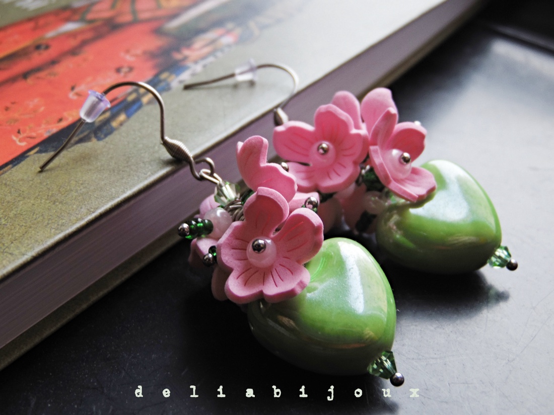 Cercei Sakura Bloom Heart Roz Delicat și Verde Vibrant (cod1428) - bijuterii - cercei - cercei din mărgele - Artynos.ro