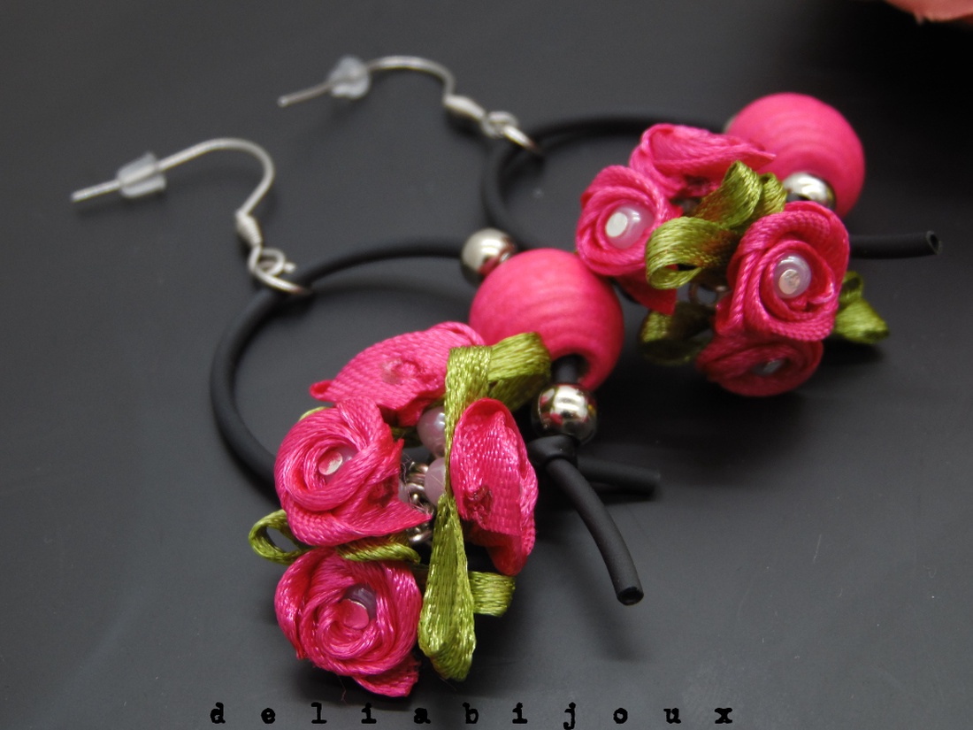 Cercei handmade statement unicat -flori - satin si lemn (cod1031) - bijuterii - cercei - cercei din lemn - Artynos.ro
