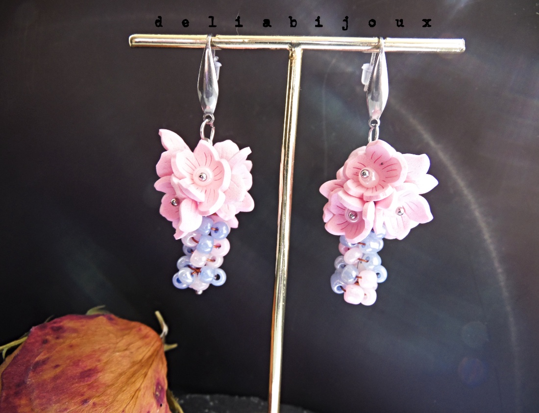 Cercei Sakura Pastel flori delicate din foamiran și mărgele țesute manual (cod1434) - bijuterii - cercei - cercei lungi - Artynos.ro