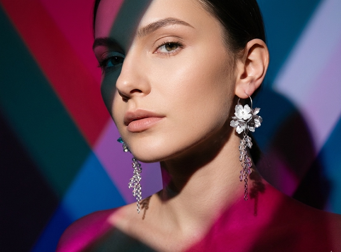 Cercei lungi, ușori și spectaculoși, creați pentru iubitoarele de accesorii delicate cu personalitate (cod1440) - bijuterii - cercei - cercei lungi - Artynos.ro