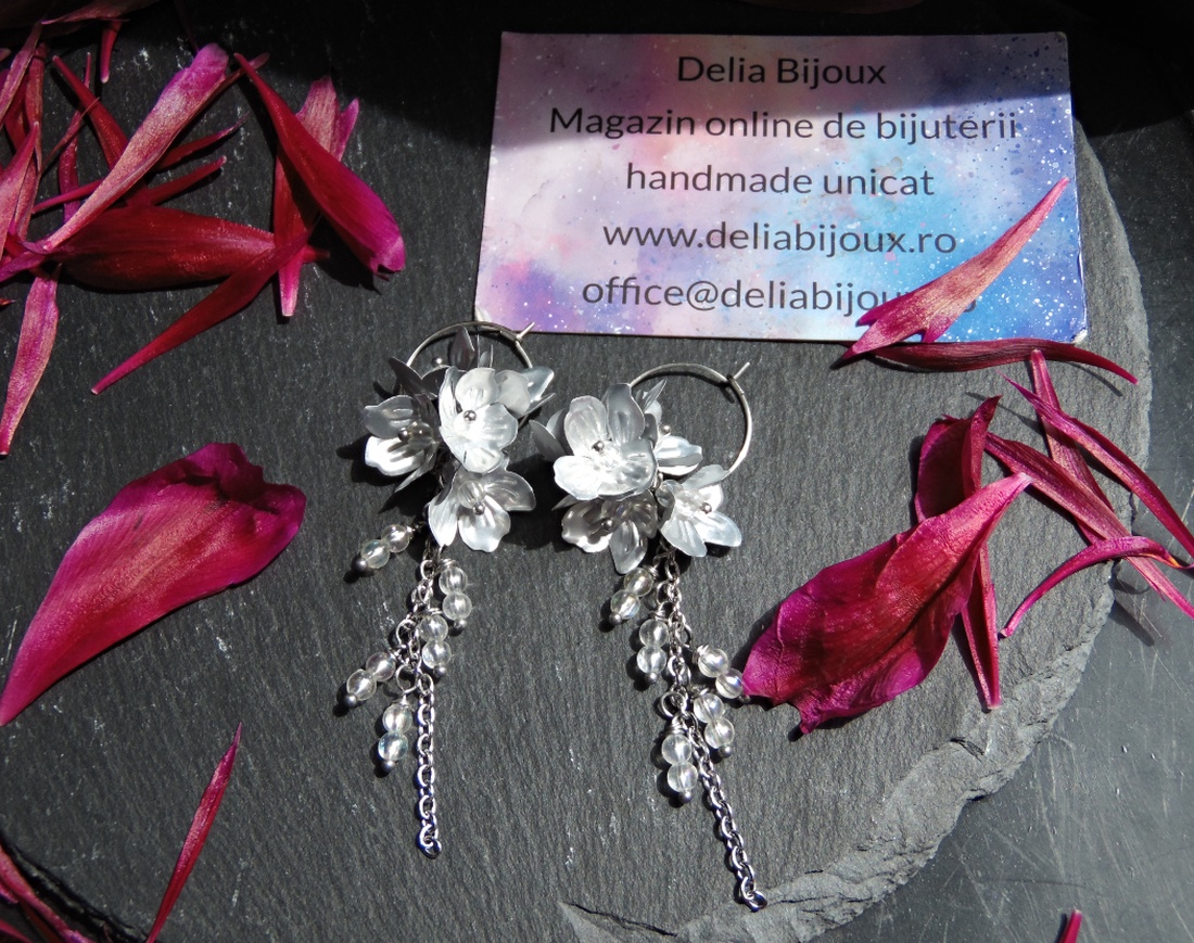 Cercei lungi, ușori și spectaculoși, creați pentru iubitoarele de accesorii delicate cu personalitate (cod1440) - bijuterii - cercei - cercei lungi - Artynos.ro