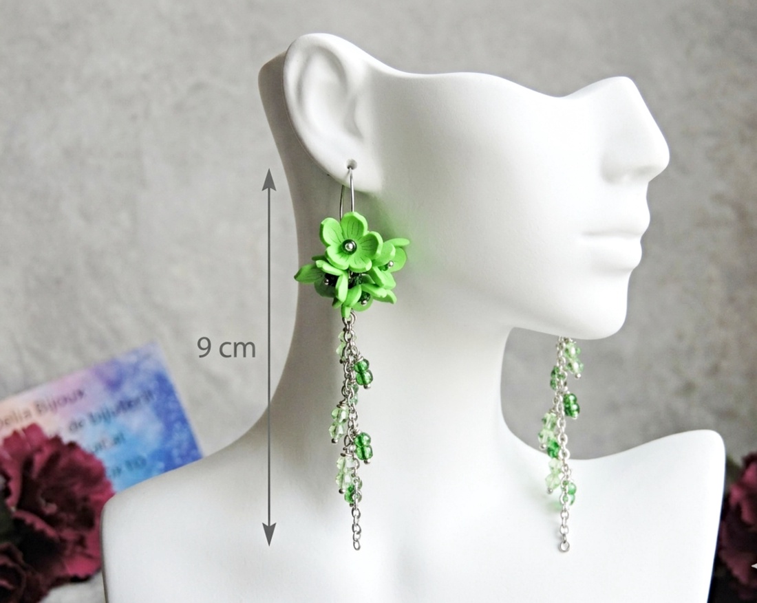 Cercei Lungi Handmade Verde Crud Flori din Foamiran și Cristale, Cadou Femei (cod1443) - bijuterii - cercei - cercei lungi - Artynos.ro
