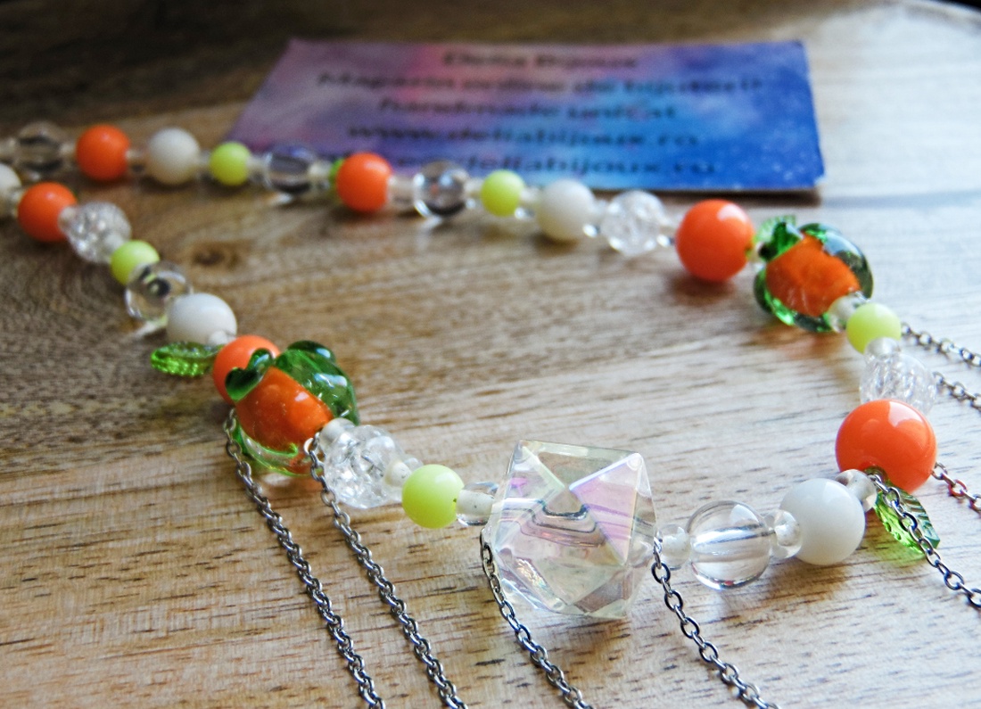 Colier handmade cu portocale, mărgele de sticlă și oțel inoxidabil bijuterie unicat veselă și colorată (cod1444) - bijuterii - coliere - coliere din mărgele - Artynos.ro