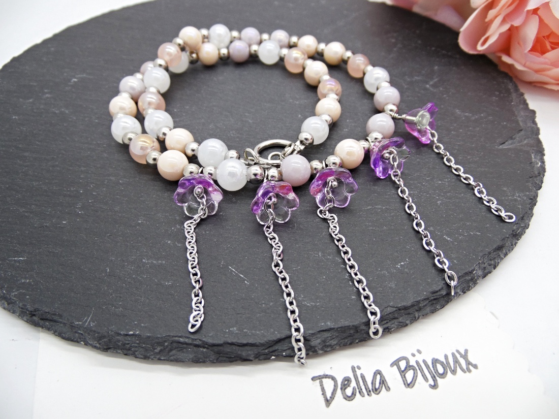 Colier Handmade cu Flori Mov și Mărgele Perlate Eleganță și Farmec Romantic (cod1451) - bijuterii - coliere - coliere din mărgele - Artynos.ro
