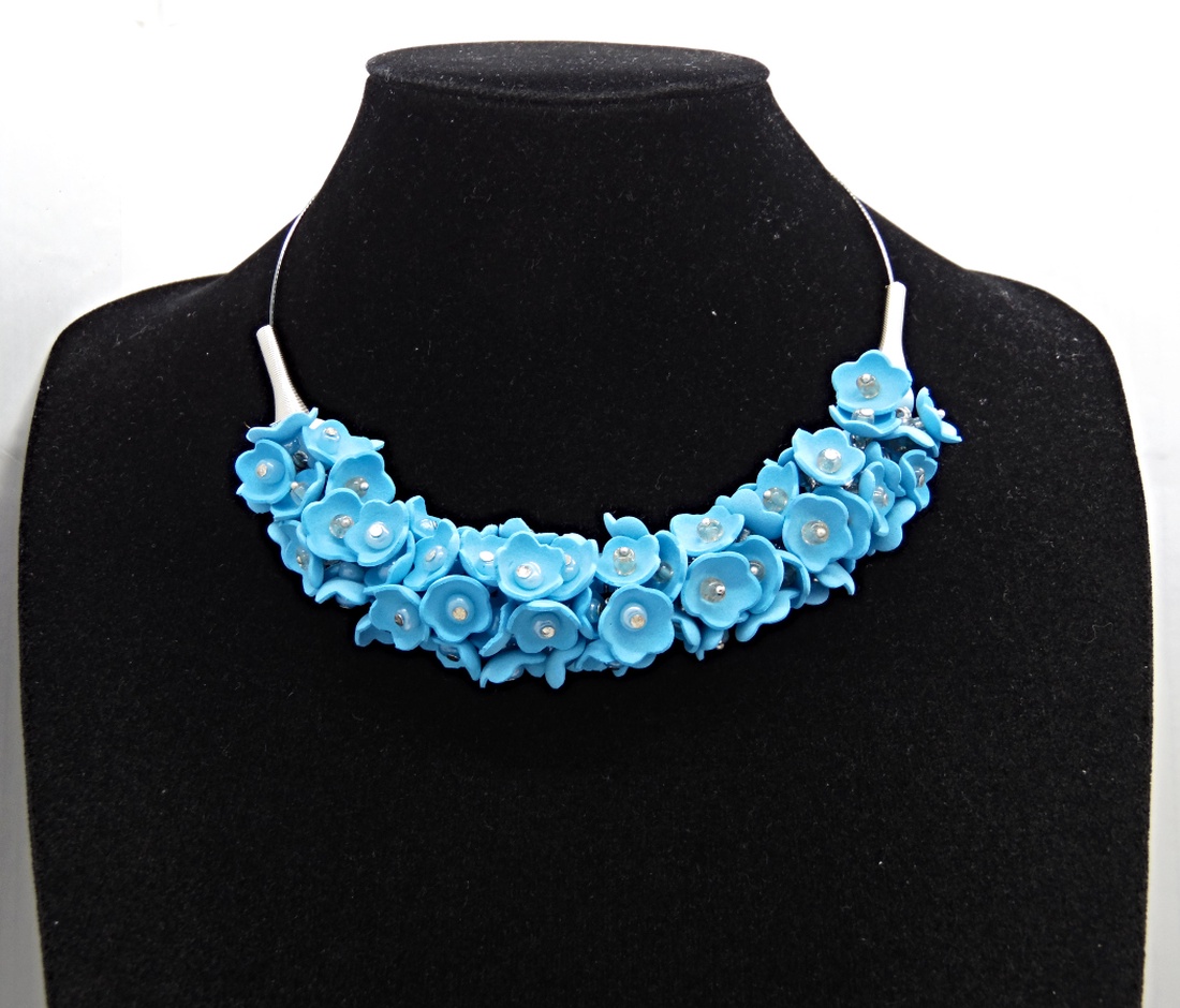 Colier handmade statement cu flori bleu - Eleganță Florală (cod1463) - bijuterii - coliere - coliere din mărgele - Artynos.ro