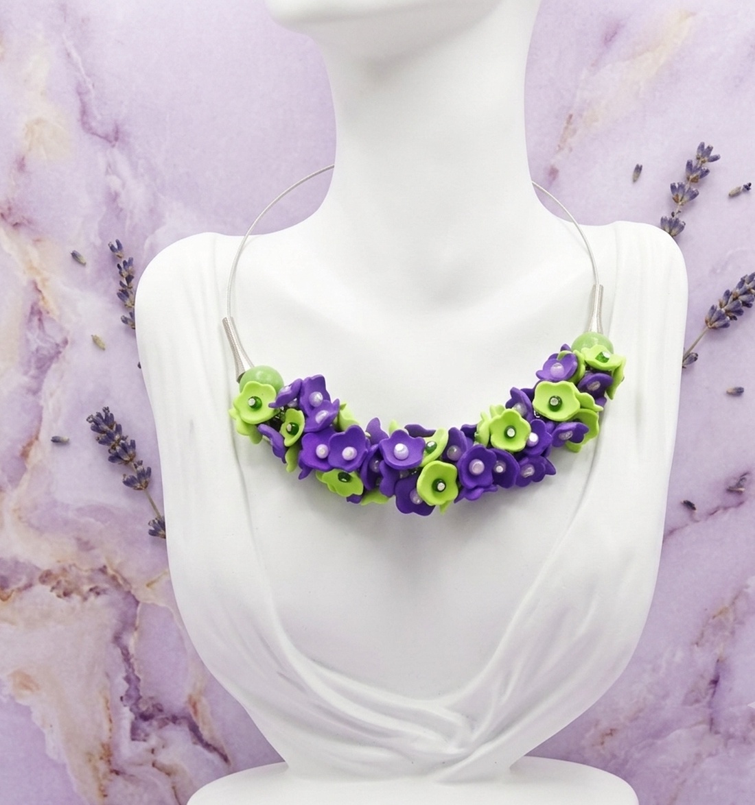 Colier handmade statement cu flori mov si verzi - Eleganță Florală (cod1464) - bijuterii - coliere - coliere din mărgele - Artynos.ro