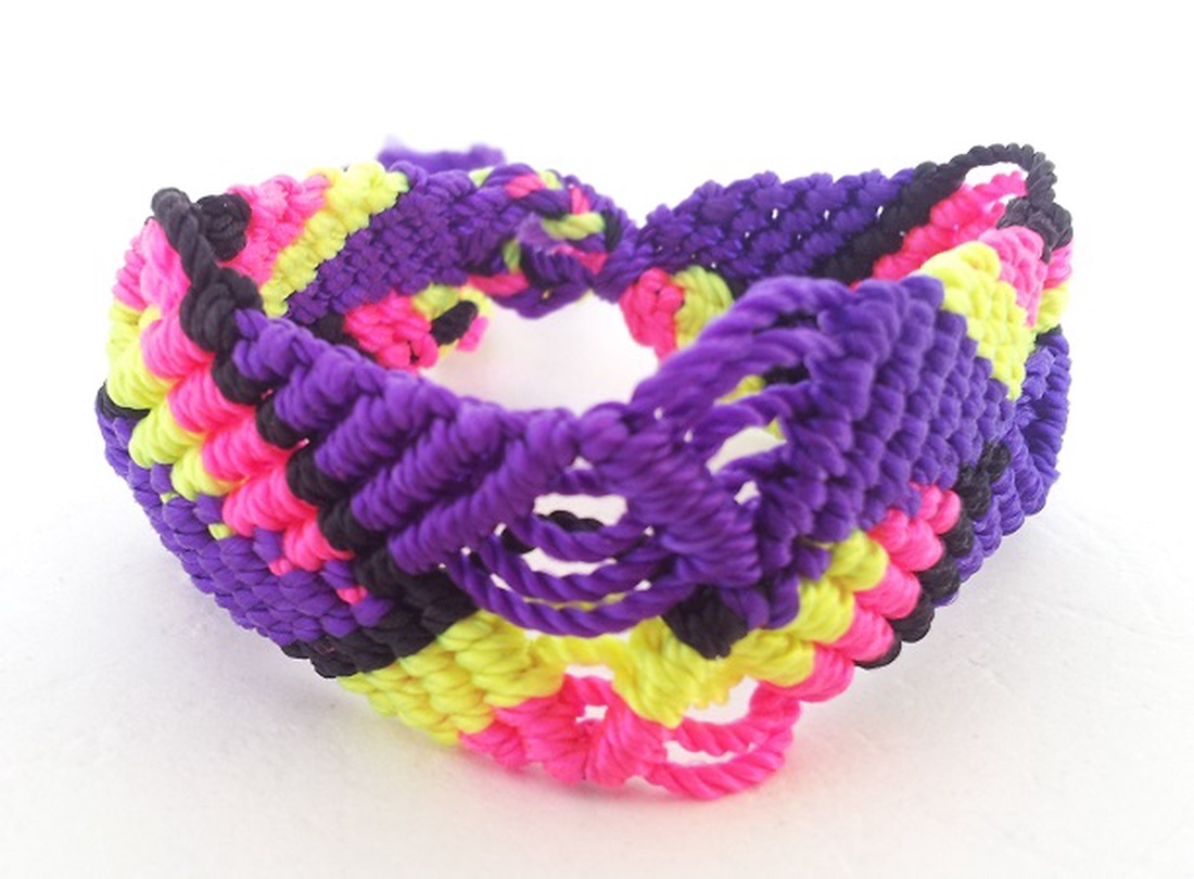 Bratara handmade -  Bratara Prieteniei - impletita - perfectă pentru un stil lejer, de vară sau festival - bijuterii - brățări - brățări împletite - Artynos.ro