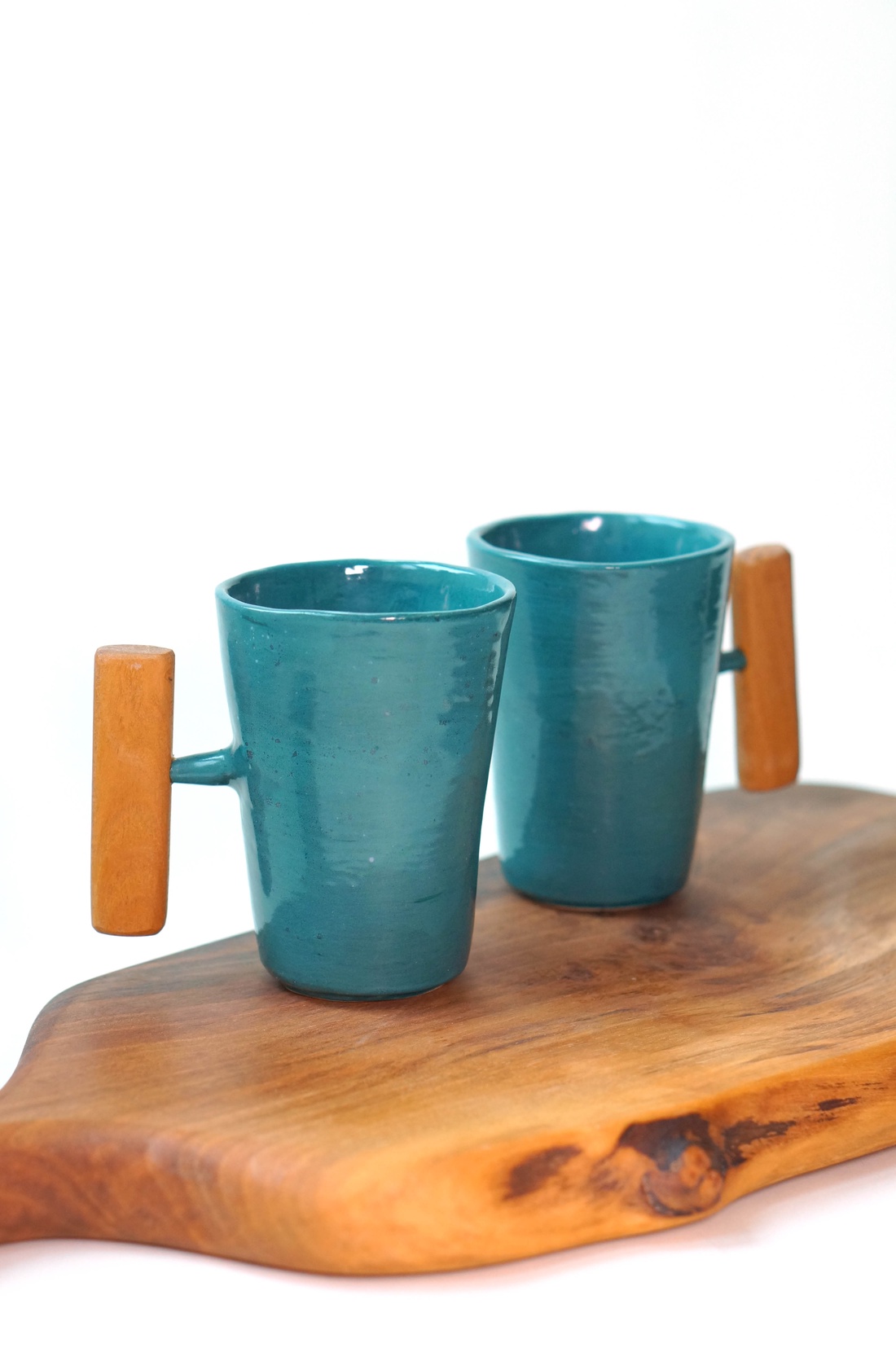 Set cani din ceramica cu maner din lemn - casă & stil de viață - echipamente de bucătărie - accesorii de servire - căni - Artynos.ro