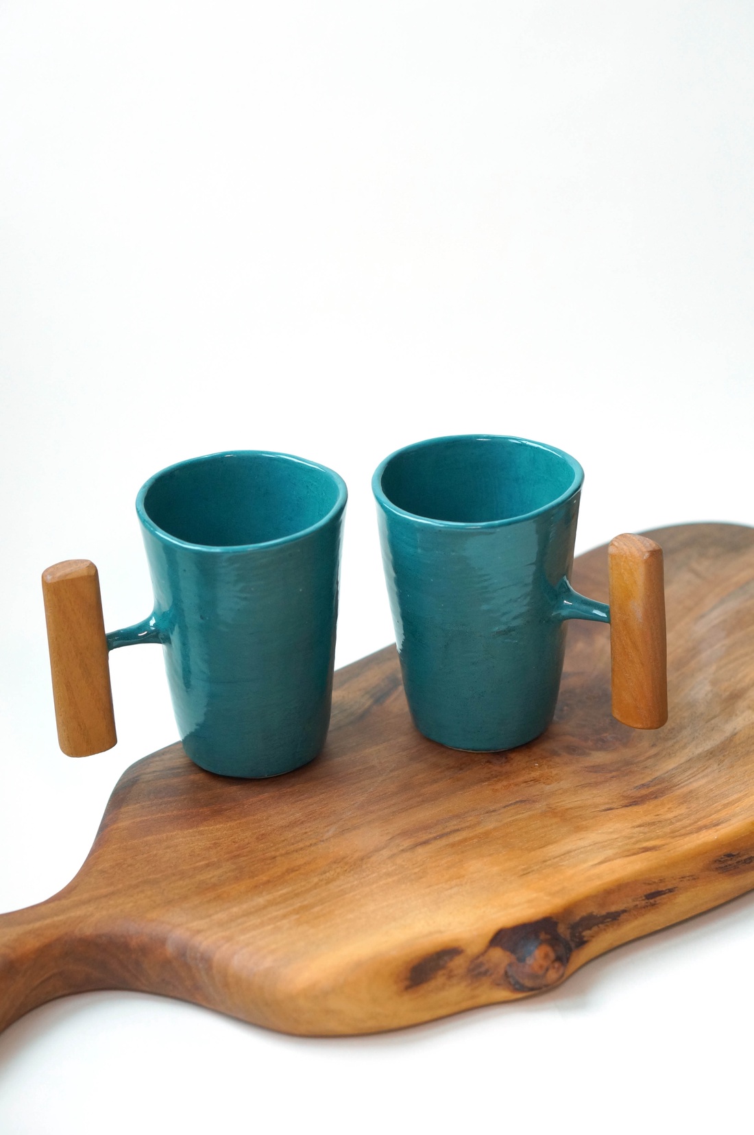 Set cani din ceramica cu maner din lemn - casă & stil de viață - echipamente de bucătărie - accesorii de servire - căni - Artynos.ro