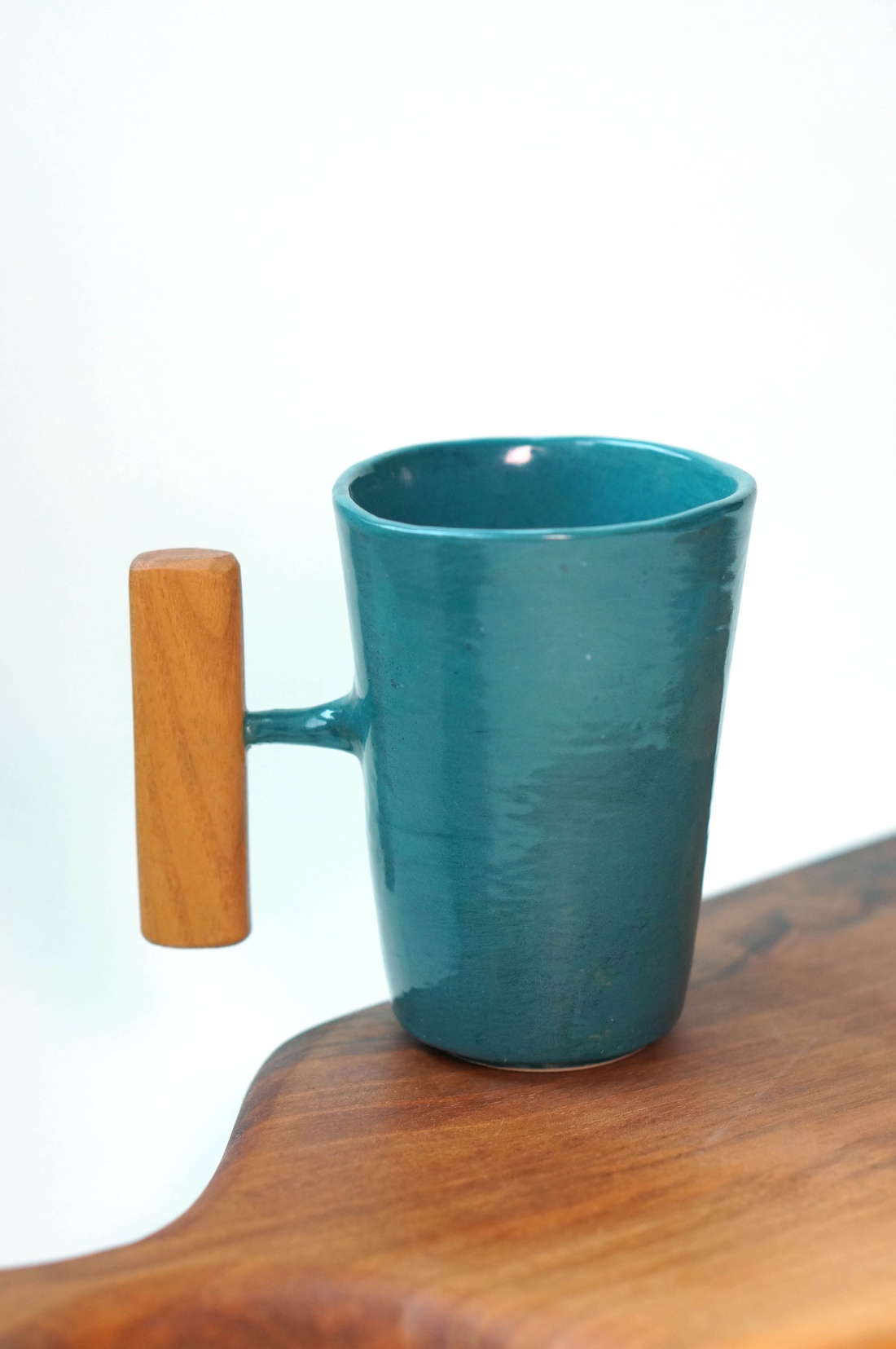 Set cani din ceramica cu maner din lemn - casă & stil de viață - echipamente de bucătărie - accesorii de servire - căni - Artynos.ro