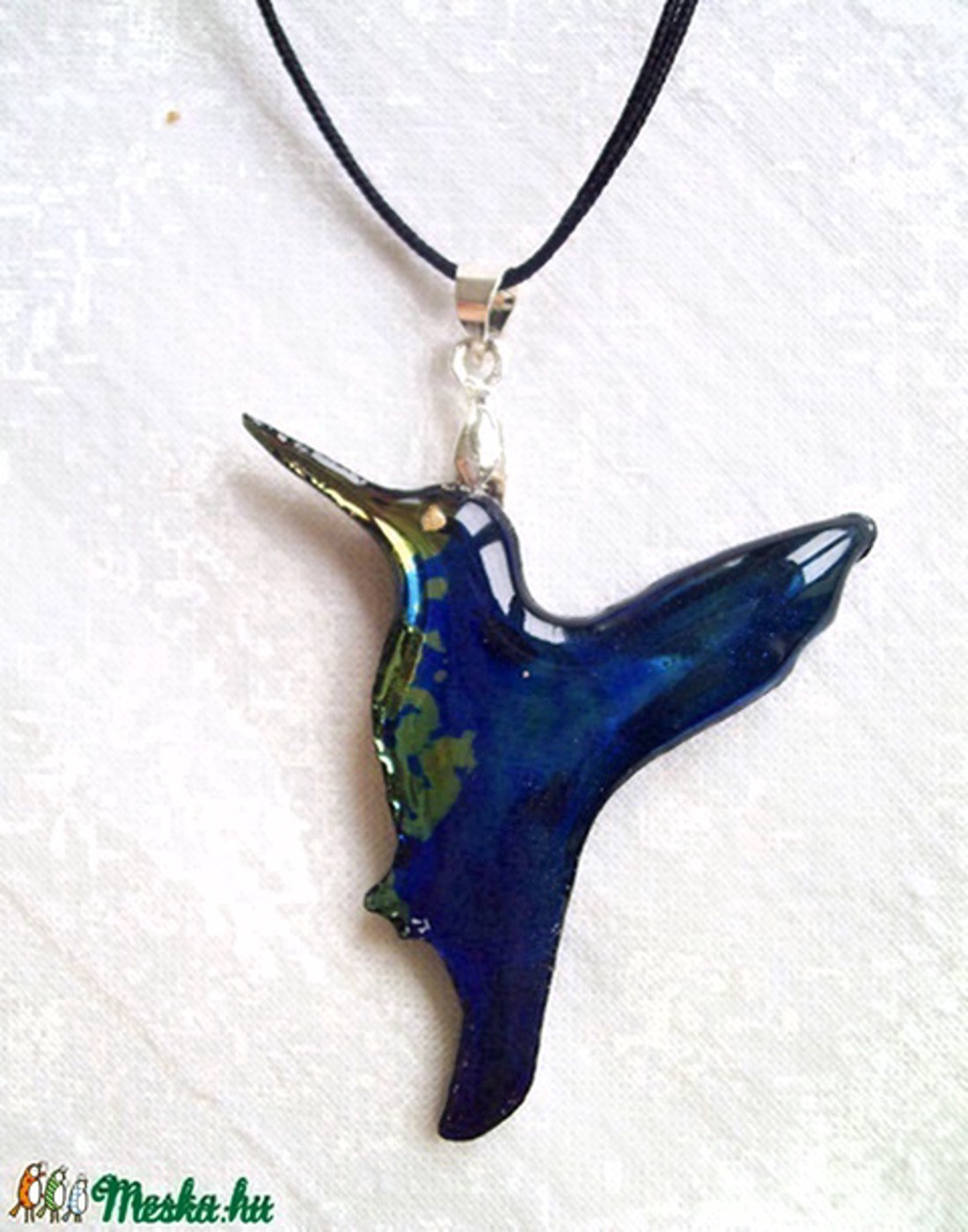 Pasăre colibri ultra albastră II sculptată din sticlă Tiffany - - Artynos.ro Pasăre colibri ultra albastră II sculptată din sticlă Tiffany - - Artynos.ro