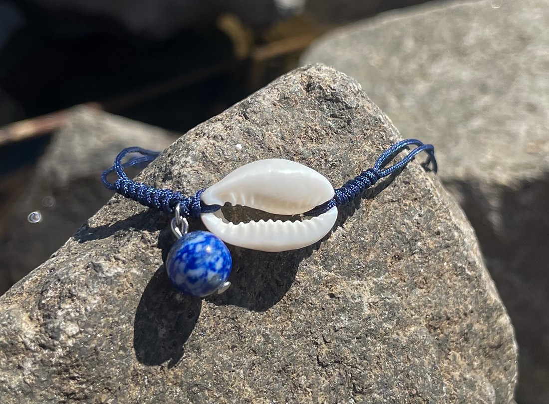!VÂNZARE! Brățară din scoică cu lapis lazuli -  - Artynos.ro