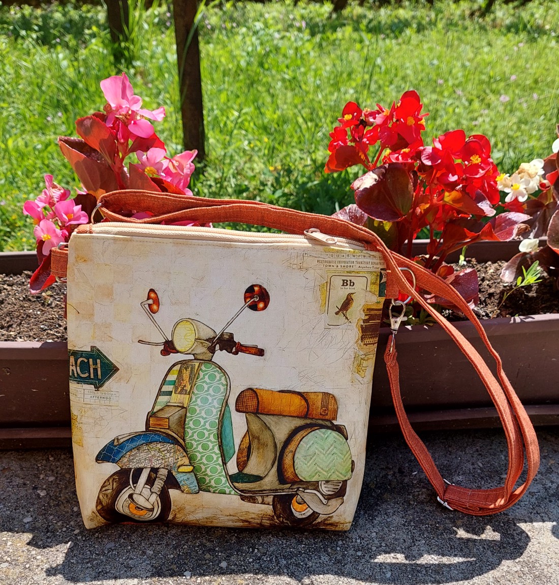 Scooter geantă laterală rugină - geantă și husă - genți de umăr și genți de mână - genți de umăr - Artynos.ro Scooter geantă laterală rugină - geantă și husă - genți de umăr și genți de mână - genți de umăr - Artynos.ro