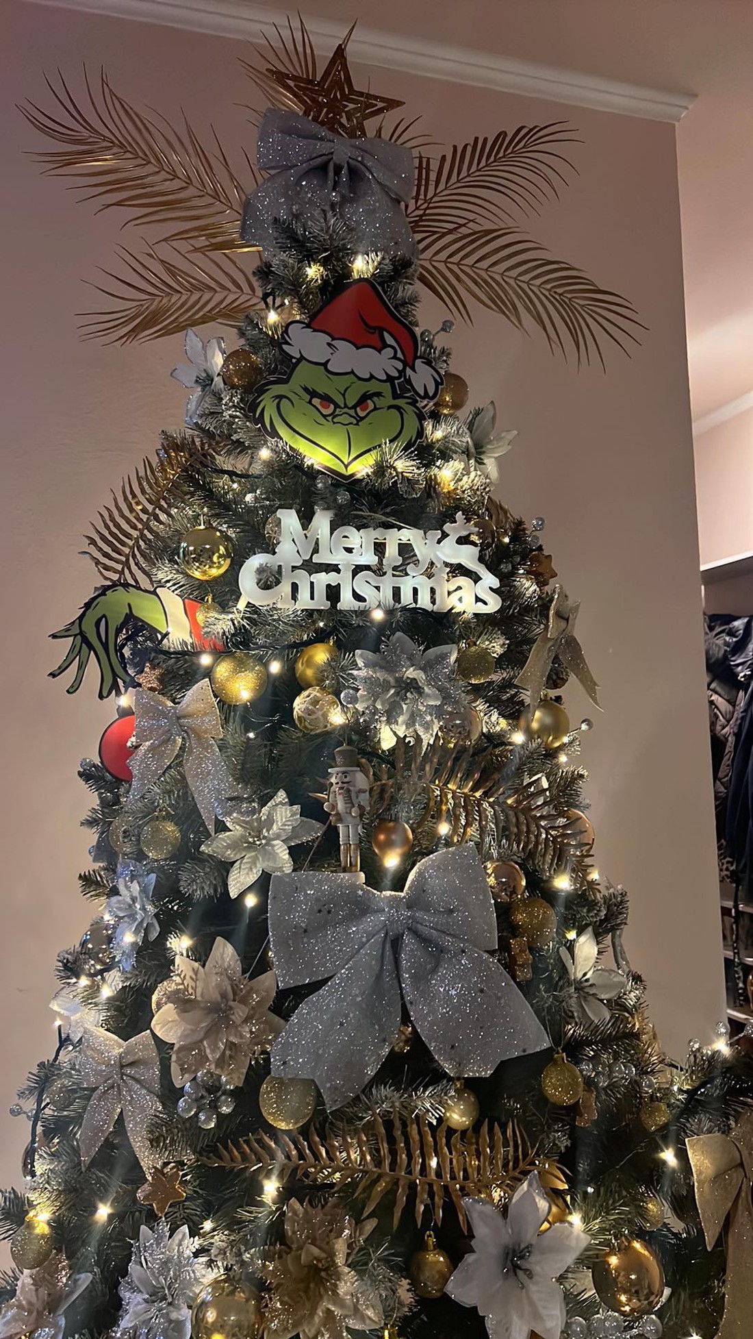 Grinch ornament pentru pomul de Crăciun - crăciun - decorațiuni de crăciun de casă - figurine pentru pomul de crăciun - Artynos.ro Grinch ornament pentru pomul de Crăciun - crăciun - decorațiuni de crăciun de casă - figurine pentru pomul de crăciun - Artynos.ro