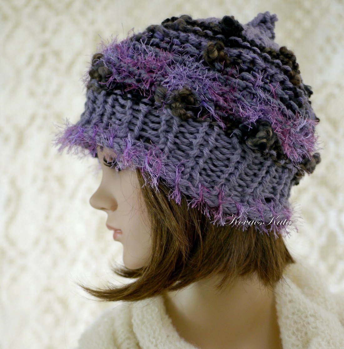 LUCA-SAPI / prună - Șapcă boemă din lână tricotată manual - îmbrăcăminte și modă - eșarfe, pălării, fularuri - căciulă - Artynos.ro