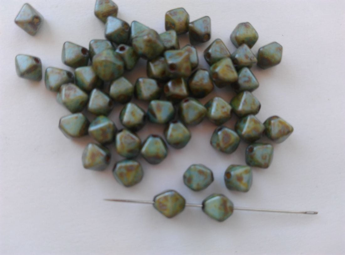 Mărgele din sticlă cehă - 6mm - 60 buc / pachet - marmură - - Artynos.ro Mărgele din sticlă cehă - 6mm - 60 buc / pachet - marmură - - Artynos.ro