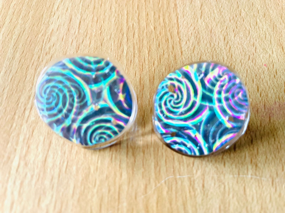 Cercei Glittery Beams - bijuterii - cercei - cercei din rășină - Artynos.ro