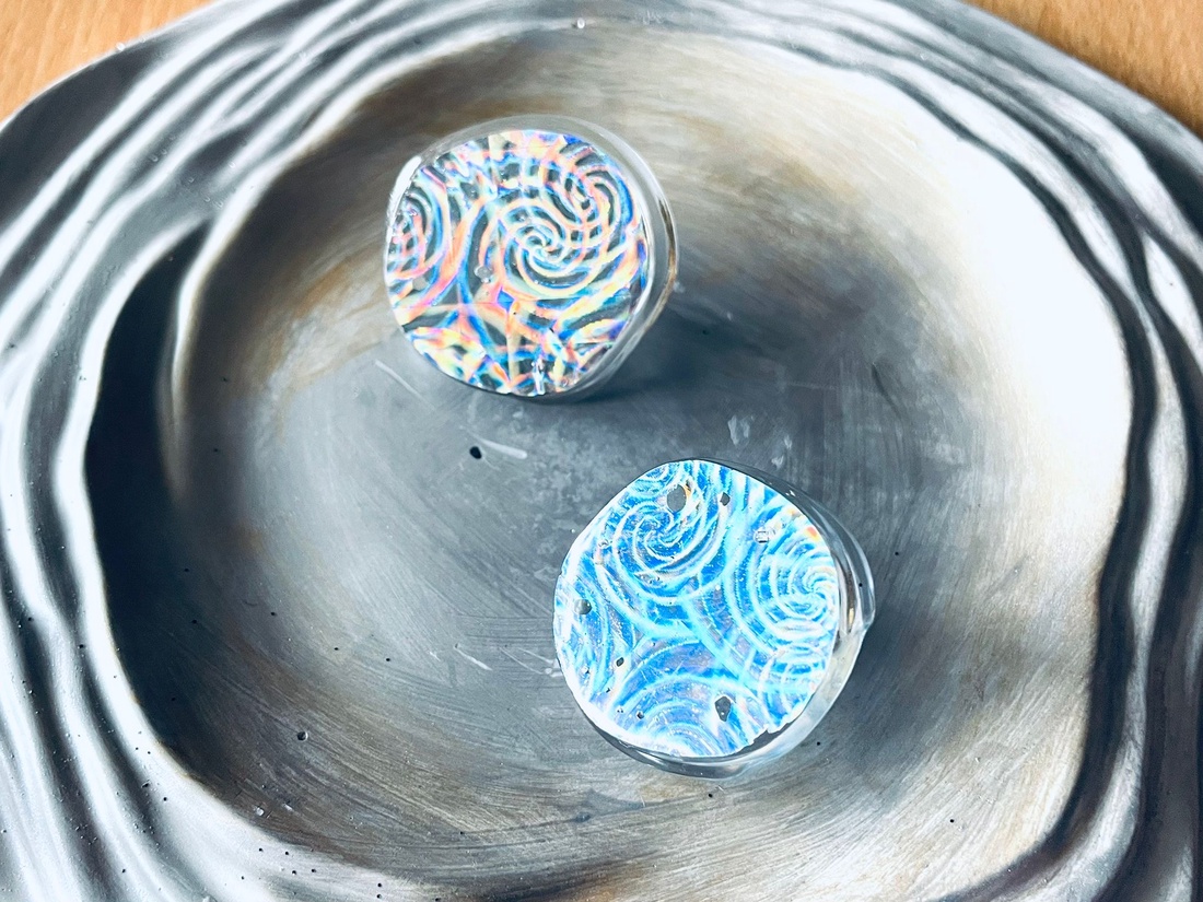 Cercei Glittery Beams - bijuterii - cercei - cercei din rășină - Artynos.ro