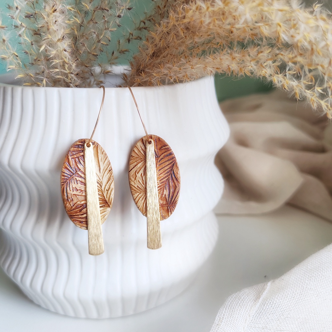 Cercei Exotic Coffee handmade din argilă - bijuterii - cercei - cercei agățați - Artynos.ro Cercei Exotic Coffee handmade din argilă - bijuterii - cercei - cercei agățați - Artynos.ro
