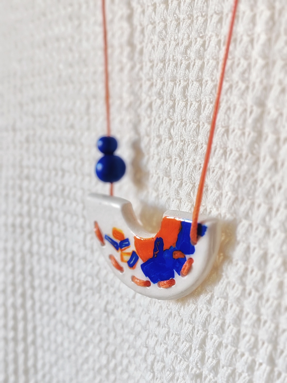Colier Tropical handmade din argilă - bijuterii - coliere - coliere cu pandantive - Artynos.ro Colier Tropical handmade din argilă - bijuterii - coliere - coliere cu pandantive - Artynos.ro