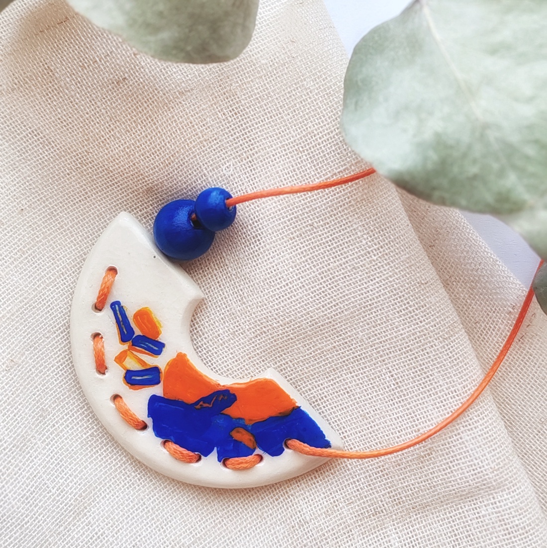 Colier Tropical handmade din argilă - bijuterii - coliere - coliere cu pandantive - Artynos.ro Colier Tropical handmade din argilă - bijuterii - coliere - coliere cu pandantive - Artynos.ro