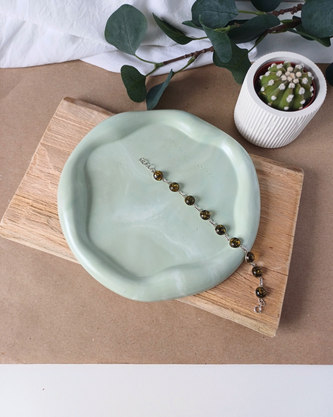Tavă decorativă din beton Round Cloud - casă & stil de viață - accesorii pentru decorat casa - decorațiuni de masă și decorațiuni pentru rafturi  - boluri din ceramică, boluri decorative - Artynos.ro