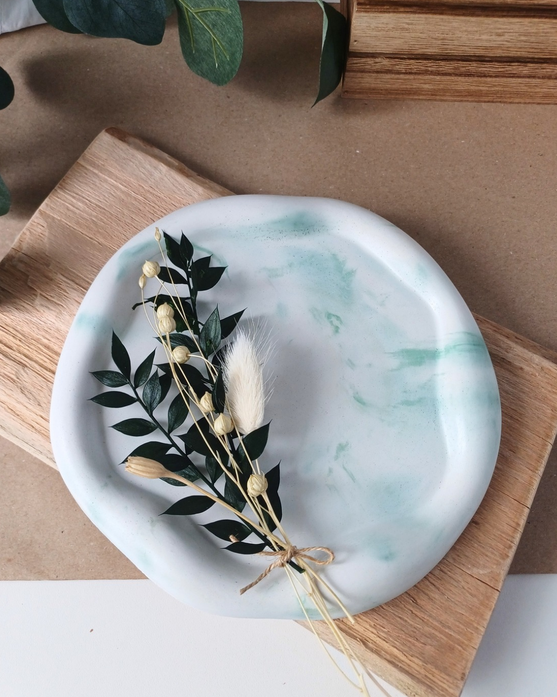 Tavă decorativă din beton Round Cloud - casă & stil de viață - accesorii pentru decorat casa - decorațiuni de masă și decorațiuni pentru rafturi  - boluri din ceramică, boluri decorative - Artynos.ro