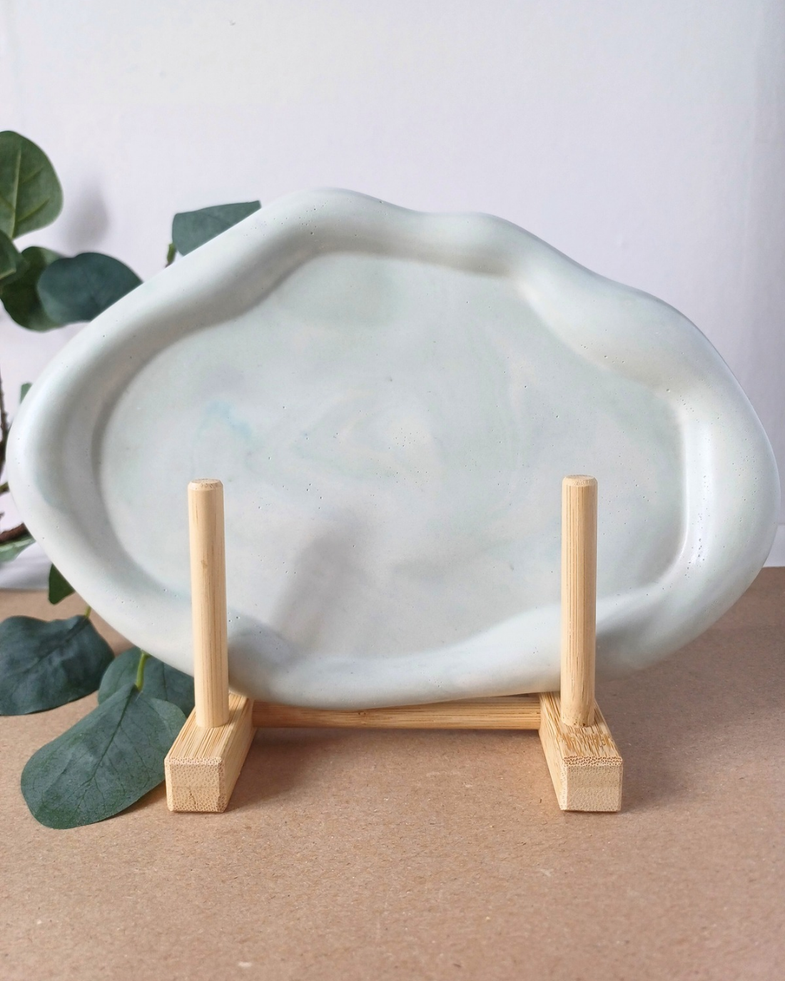 Tavă decorativă din beton Cloud - casă & stil de viață - accesorii pentru decorat casa - decorațiuni de masă și decorațiuni pentru rafturi - boluri din ceramică, boluri decorative - Artynos.ro Tavă decorativă din beton Cloud - casă & stil de viață - accesorii pentru decorat casa - decorațiuni de masă și decorațiuni pentru rafturi - boluri din ceramică, boluri decorative - Artynos.ro