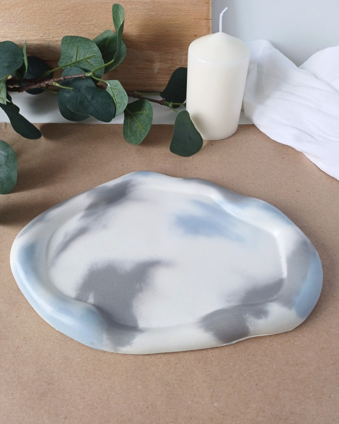 Tavă decorativă din beton Cloud - casă & stil de viață - accesorii pentru decorat casa - decorațiuni de masă și decorațiuni pentru rafturi - boluri din ceramică, boluri decorative - Artynos.ro Tavă decorativă din beton Cloud - casă & stil de viață - accesorii pentru decorat casa - decorațiuni de masă și decorațiuni pentru rafturi - boluri din ceramică, boluri decorative - Artynos.ro