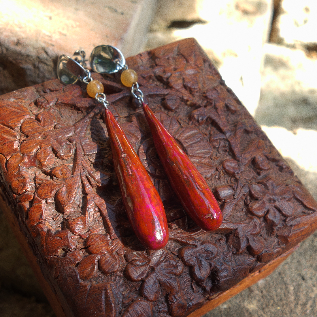 Cercei din lut cu Aventurin roșu - bijuterii - cercei - cercei și ornamente pentru urechi - Artynos.ro Cercei din lut cu Aventurin roșu - bijuterii - cercei - cercei și ornamente pentru urechi - Artynos.ro