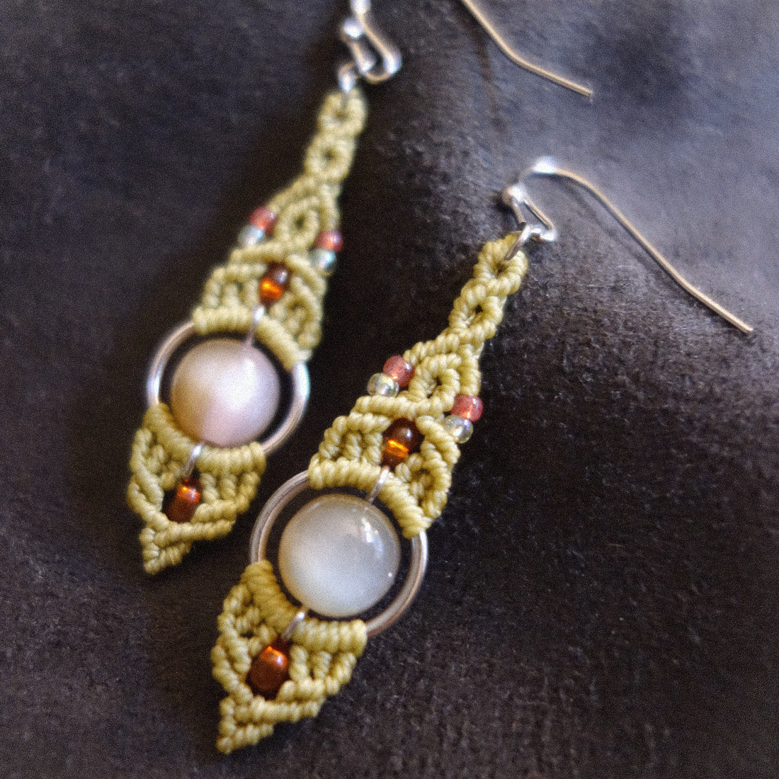 Cercei Verde Olive - bijuterii - cercei - cercei lungi - Artynos.ro