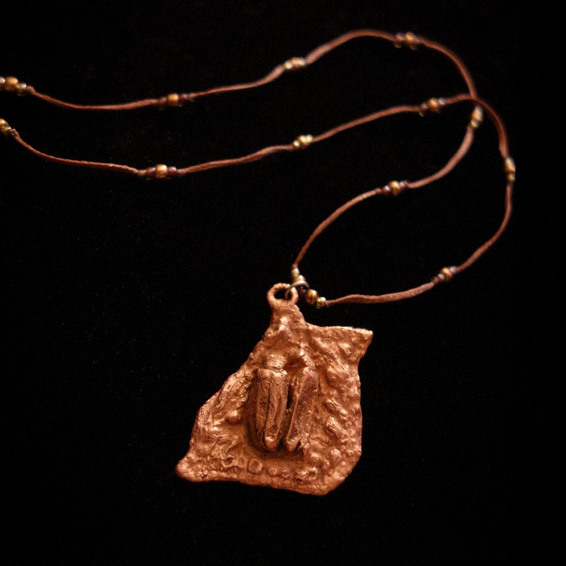 Pandantiv cupru Gândăcei - bijuterii - coliere - coliere cu pandative - Artynos.ro