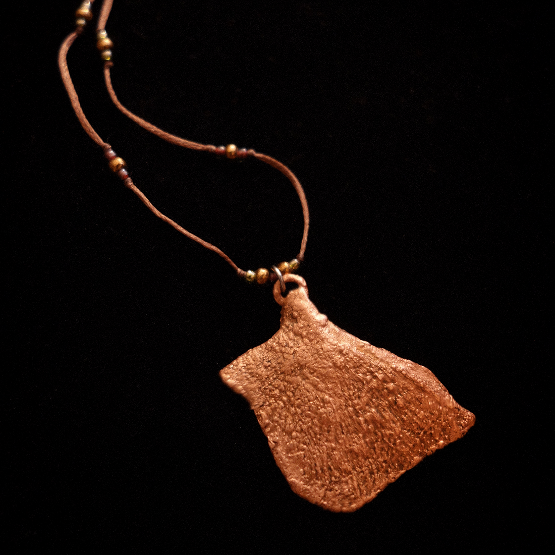 Pandantiv cupru Gândăcei - bijuterii - coliere - coliere cu pandative - Artynos.ro