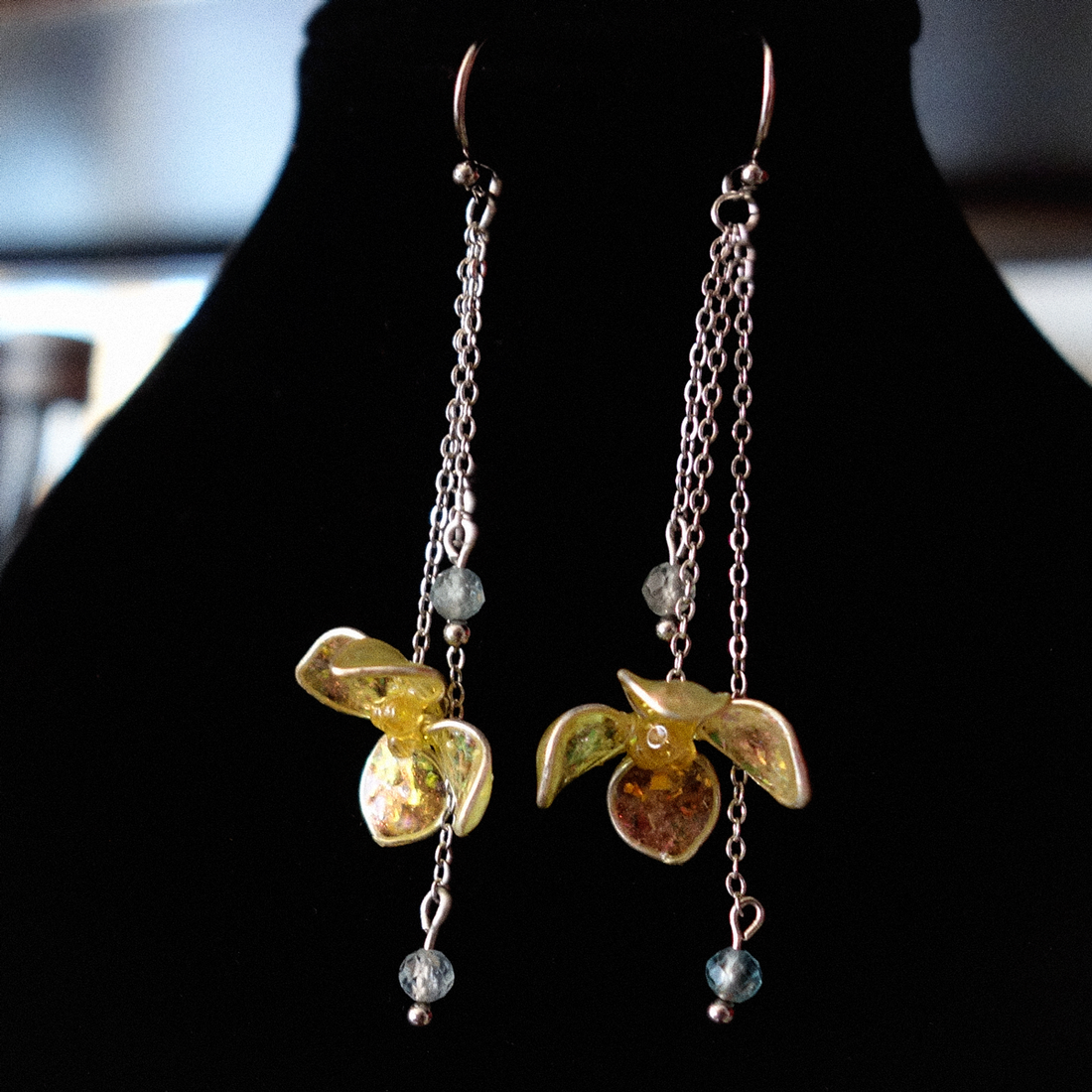 Cercei florali cu Acvamarin - bijuterii - cercei - cercei lungi - Artynos.ro