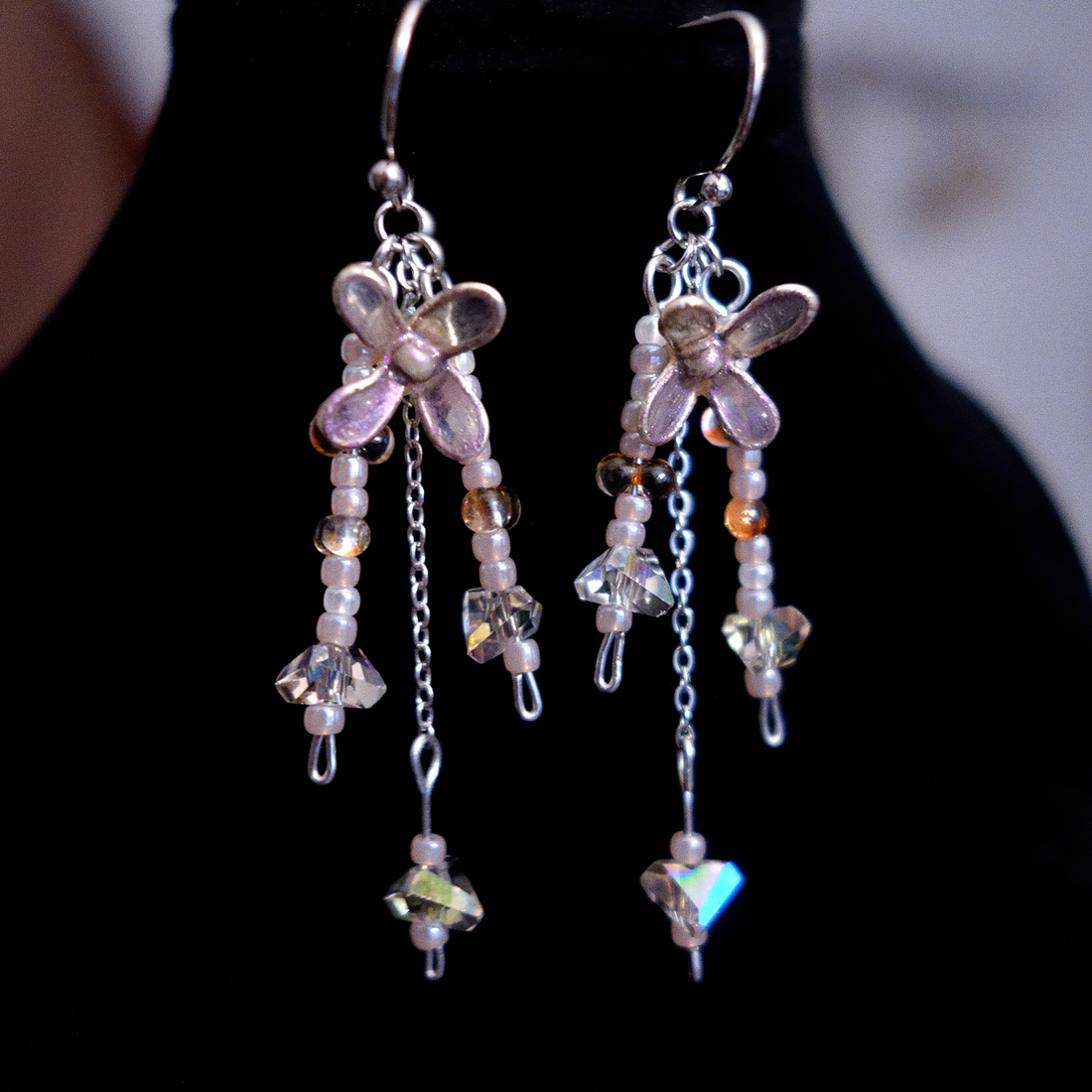 Cercei florali Violet - bijuterii - cercei - cercei lungi - Artynos.ro