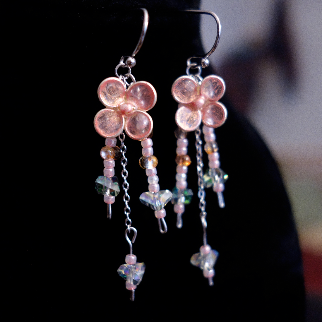 Cercei florali Corai - bijuterii - cercei - cercei lungi - Artynos.ro