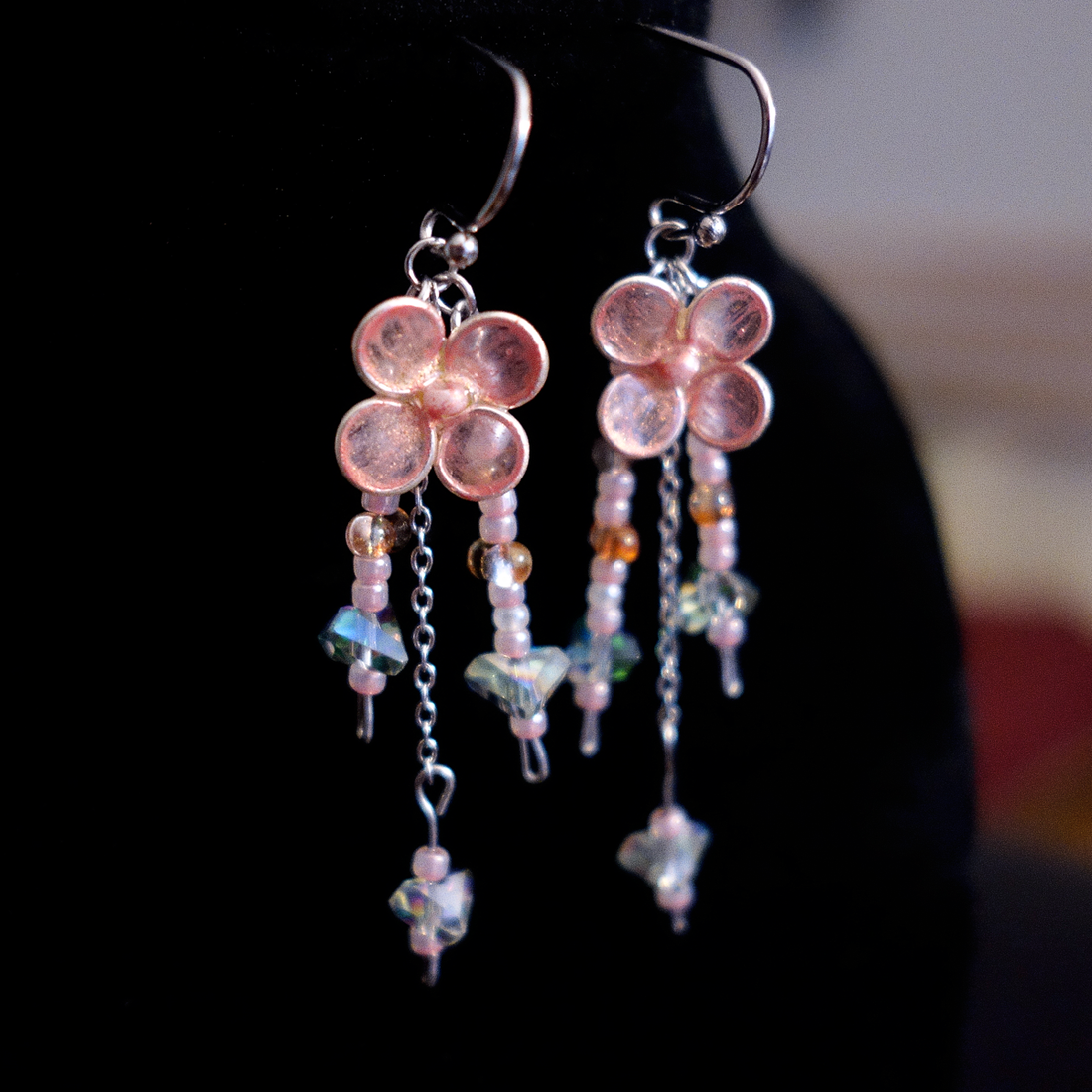 Cercei florali Corai - bijuterii - cercei - cercei lungi - Artynos.ro