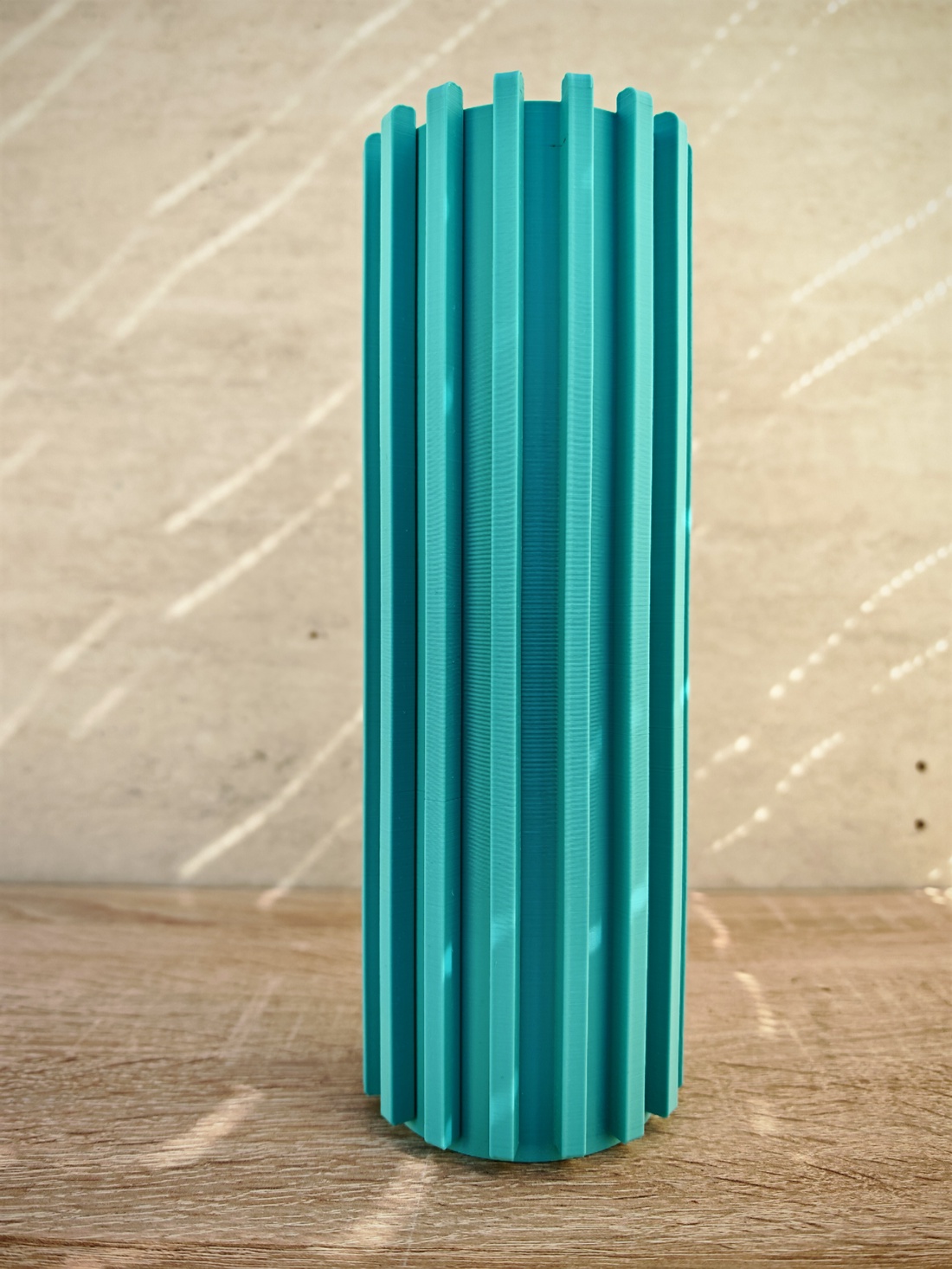 Vază decorativă modernă DiVio Stria � design 3D printat cu inserție cilindru sticlă - casă & stil de viață - decorațiuni de casă - accesorii florale - vaze - Artynos.ro