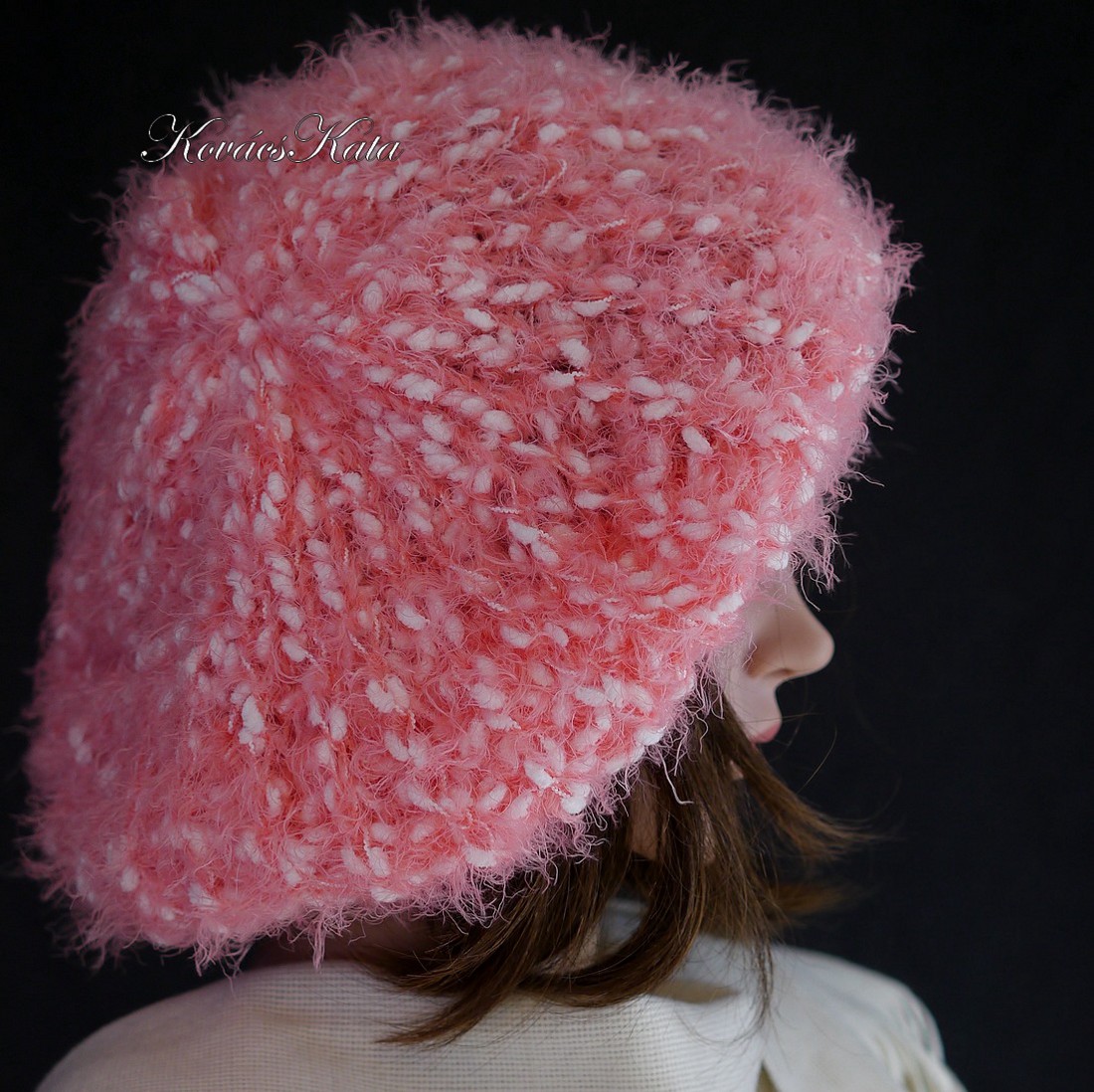 DORKA / viktória - șapcă extravagantă tricotată manual cu ciuperci, beretă - îmbrăcăminte și modă - eșarfe, pălării, fularuri - căciulă - Artynos.ro