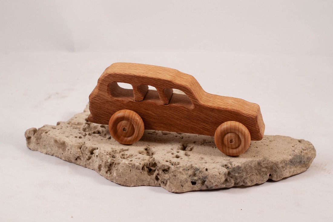 Mașină de jucărie din lemn, SUV, mașină veche, căruță din lemn - - Artynos.ro Mașină de jucărie din lemn, SUV, mașină veche, căruță din lemn - - Artynos.ro