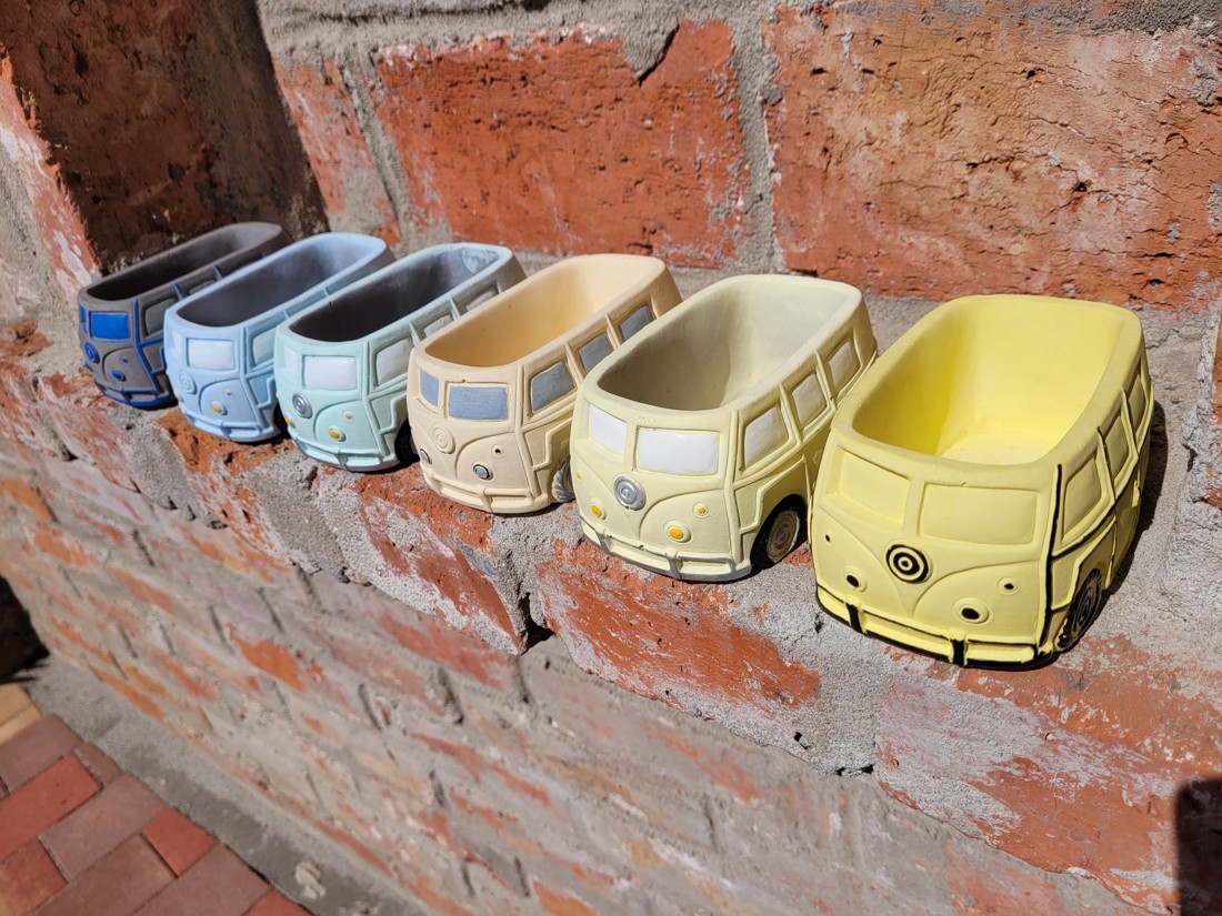 Suport de flori monocrom în formă de autobuz, miniplantare -  - Artynos.ro