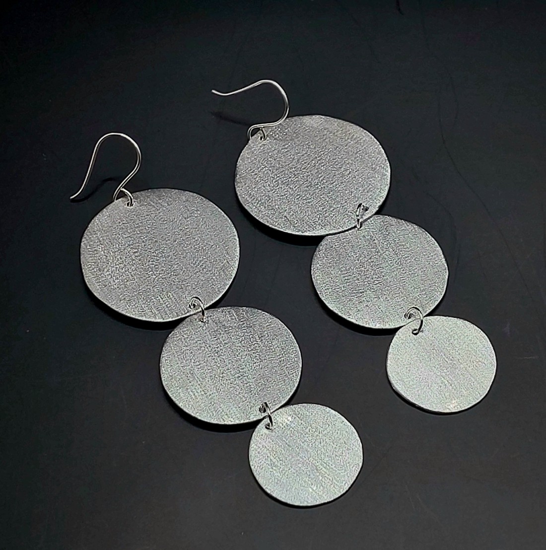 Cercei din aluminiu - bijuterii - cercei hoops - Artynos.ro Cercei din aluminiu - bijuterii - cercei hoops - Artynos.ro