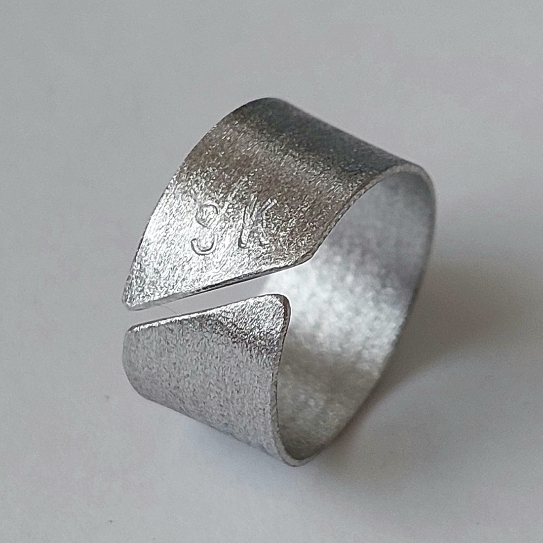 Inel minimalist din aluminiu cu strălucire specială -  - Artynos.ro