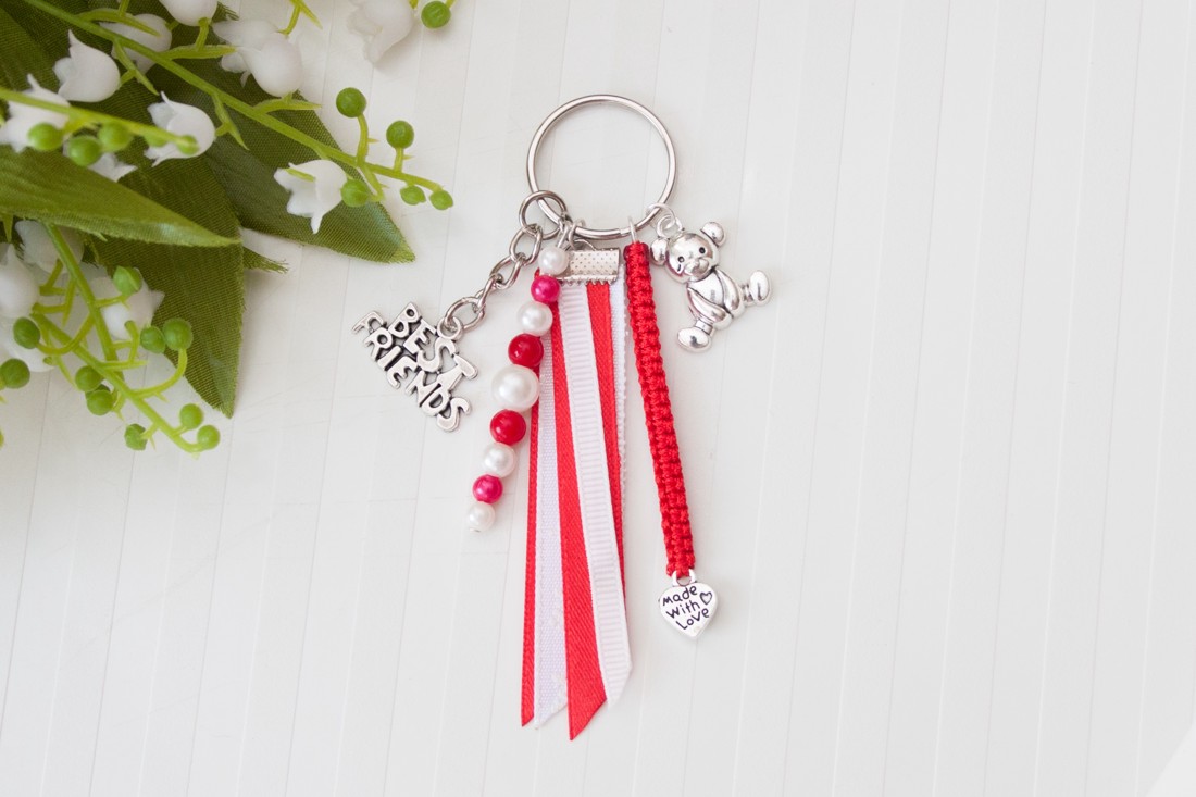Breloc, ornament pentru geantă - Best Friends roșu -  - Artynos.ro