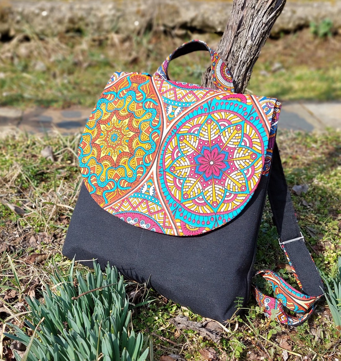Rucsac pentru femei cu model mandala - geantă și husă - rucsacuri - rucsac damă, rucsac bărbați - Artynos.ro Rucsac pentru femei cu model mandala - geantă și husă - rucsacuri - rucsac damă, rucsac bărbați - Artynos.ro