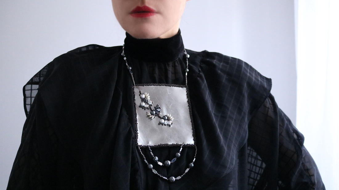 Colier statement argintiu - bijuterii - coliere - coliere din mărgele - Artynos.ro