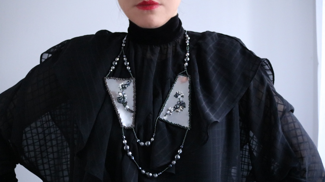 Colier statement argintiu - bijuterii - coliere - coliere din mărgele - Artynos.ro