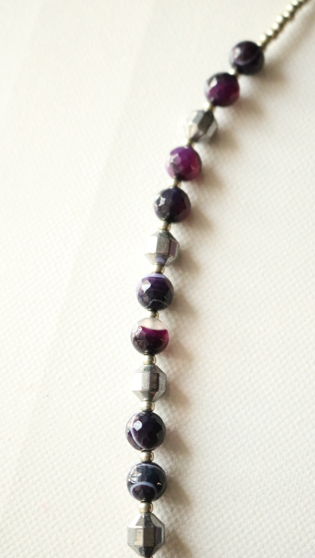 Colier cu fluture și hibiscus  - bijuterii - coliere - coliere din mărgele - Artynos.ro